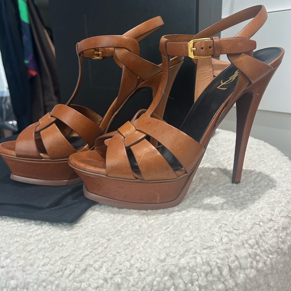 Saint Laurent Tribute Platform 105MM Sandal 
Size 40.  Worn twice - Picture 4 of 10